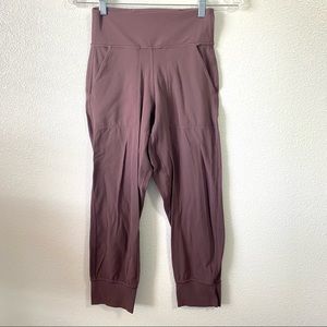 Lululemon Align Cropped 23” High Waisted Joggers Purple Mauve Womens 4